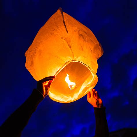 Jogue Sky Lanterns Online